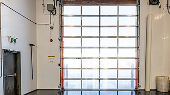 Upwardor® Panorama™ Commercial Overhead Door.