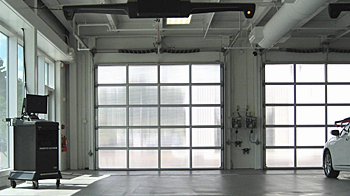 Solalite Upwardor® Commercial Overhead Door.