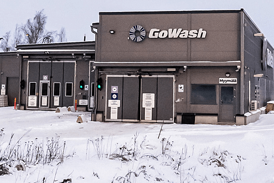 A Car Wash with FINDOOR Doors
